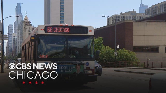 Chicago Smarts Streets program using CTA buses to keep bike lanes clear expanding citywide