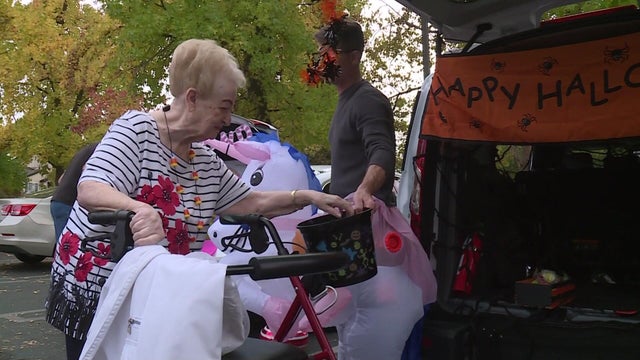 jt-10p-pkg-senior-halloween-event-folsom.jpg 