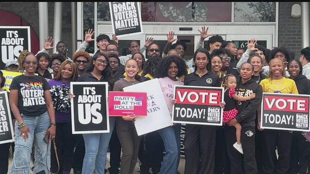 Long lines persist as early voting ends in North Texas