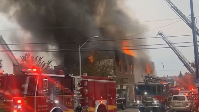 Fire engulfs building in Blue Island, prompts emergency response 