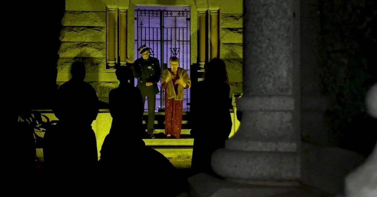 Ghost stories and Sacramento history collide for Halloween lantern tours of citys oldest cemetery
